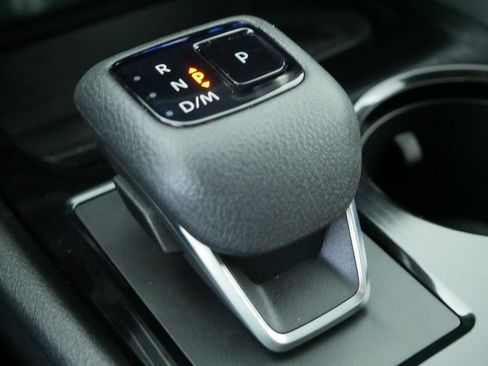 Used 2024 Nissan Rogue SV AWD/4WD image 31