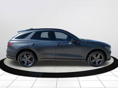 Used 2023 Genesis GV70 2.5T w/ Sport Prestige Package image 2