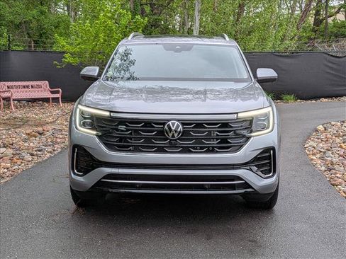 Used 2025 Volkswagen Atlas SEL Premium R-Line AWD/4WD image 9