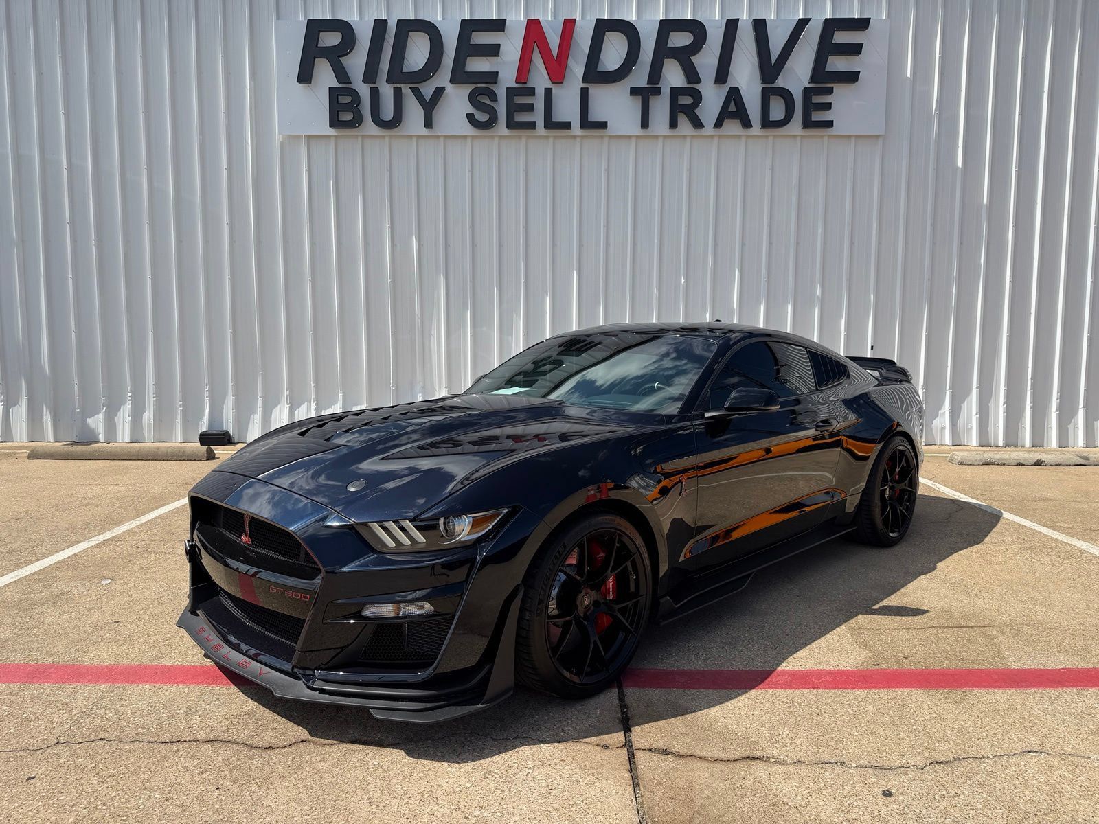 Used 2021 Ford Mustang Shelby GT500 w/ Technology Package RWD image 1