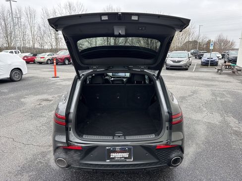 Used 2025 Genesis GV70 3.5T Sport w/ Sport Prestige Package image 10