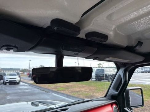 Used 2021 Jeep Wrangler Unlimited Rubicon image 18