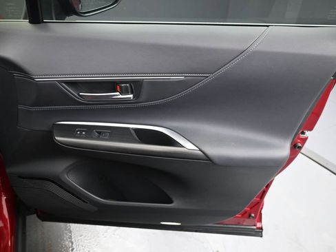 Certified 2024 Toyota Venza Nightshade image 39