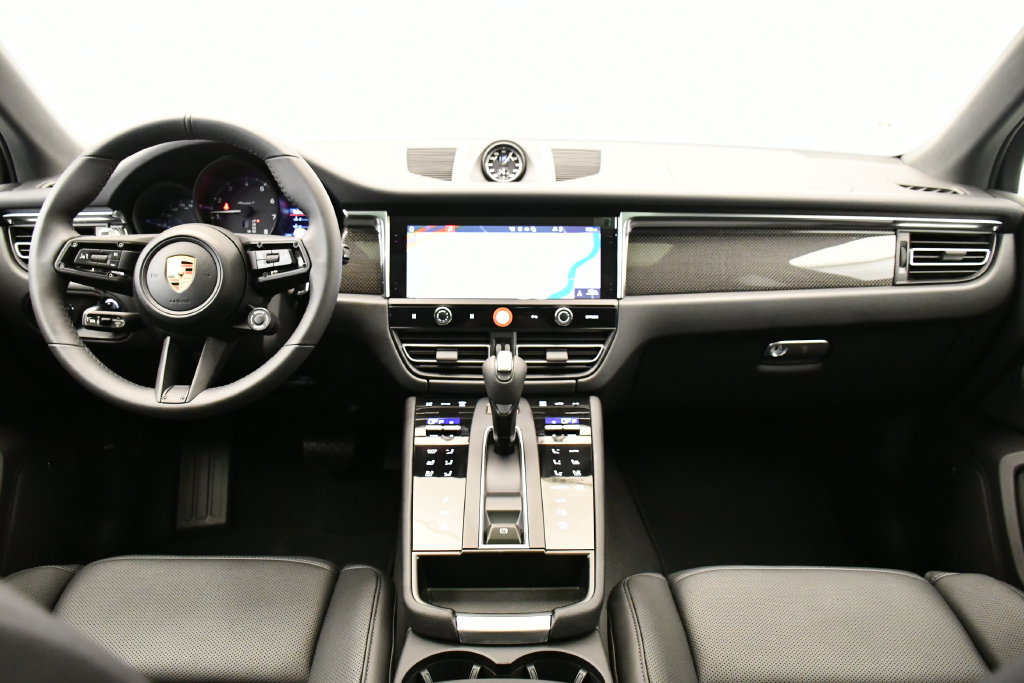 Certified 2026 Porsche Macan Turbo AWD/4WD image 22