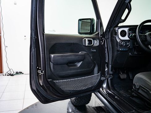 Used 2024 Jeep Wrangler Unlimited image 27