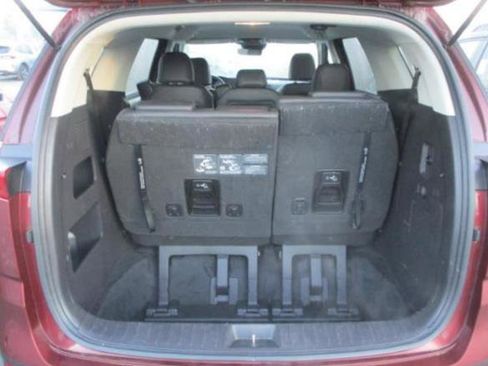 Certified 2024 Kia Carnival LX image 13
