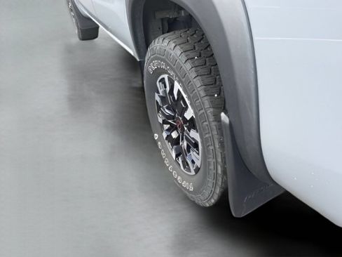 Used 2023 Nissan Frontier PRO-4X w/ Pro Convenience Package AWD/4WD image 14