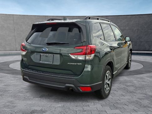 Used 2023 Subaru Forester Premium image 10