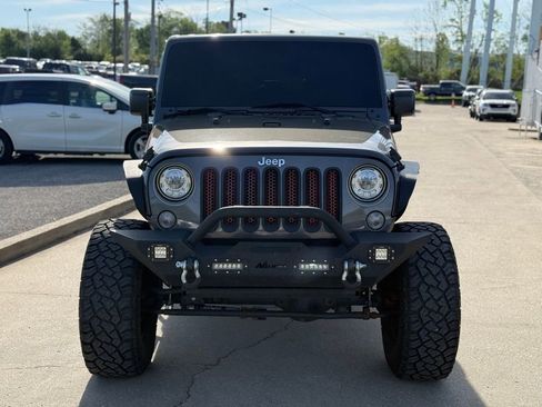 Used 2017 Jeep Wrangler Unlimited Sahara w/ Connectivity Group image 3
