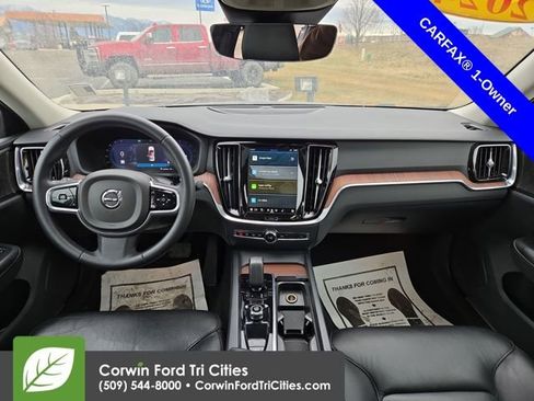 Used 2024 Volvo S60 B5 Plus image 3