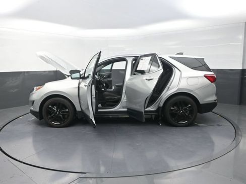Used 2021 Chevrolet Equinox LT FWD image 32