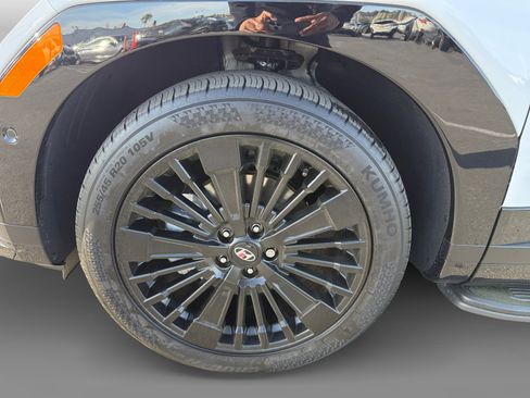 Used 2025 Hyundai Santa Fe Calligraphy image 9