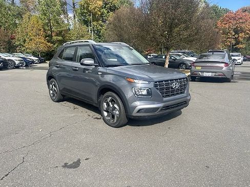 New 2025 Hyundai Venue SEL image 14