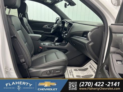 Used 2023 Chevrolet Traverse LT w/ LT Premium Package image 15