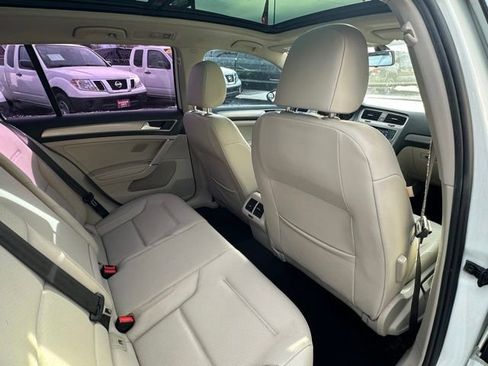 Used 2015 Volkswagen Golf TDI SE image 23