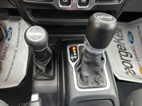 Used 2020 Jeep Wrangler Sport image 13