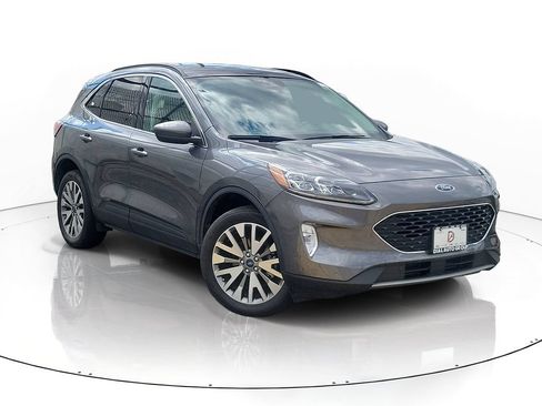 Used 2022 Ford Escape Titanium w/ Class II Trailer Tow Package AWD/4WD image 1
