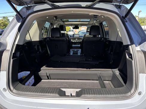 Used 2025 Honda Pilot Touring image 7