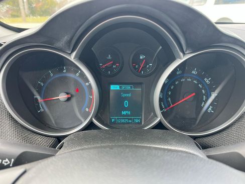 Used 2013 Chevrolet Cruze LT image 10