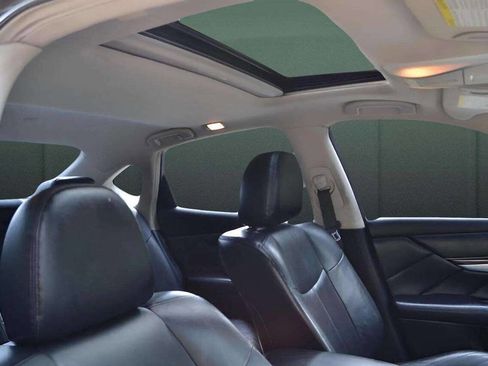 Used 2015 INFINITI Q70 3.7 image 30