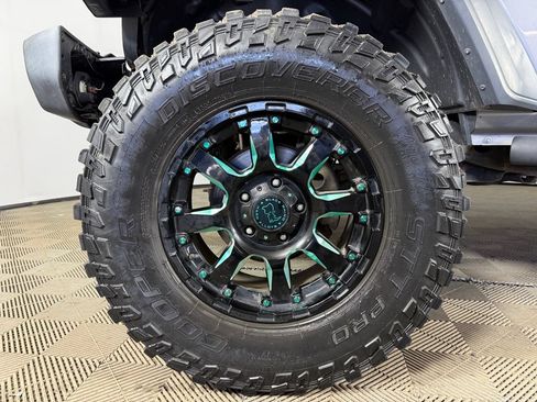 Used 2018 Jeep Wrangler Unlimited Sport S AWD/4WD image 14