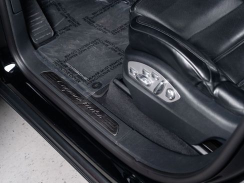 Used 2016 Porsche Cayenne Turbo AWD/4WD image 42