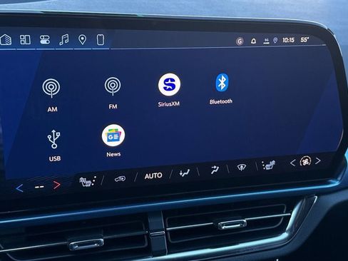 New 2026 Chevrolet Equinox EV LT w/ LPO, Blackout Package image 18