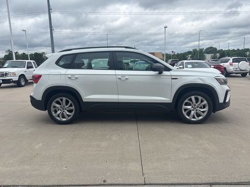 Used 2023 Volkswagen Taos S w/ Driver Assistance Package AWD/4WD image 4