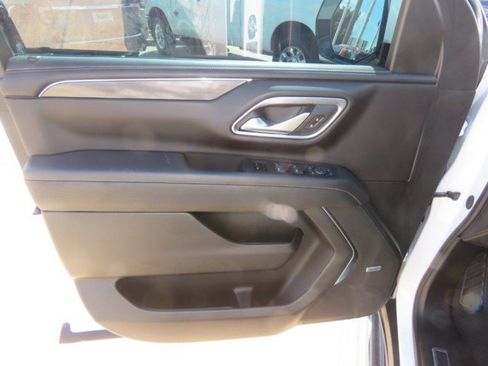 Used 2024 GMC Yukon AT4 w/ AT4 Premium Package AWD/4WD image 24