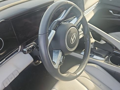 Used 2024 Hyundai Elantra Limited image 2