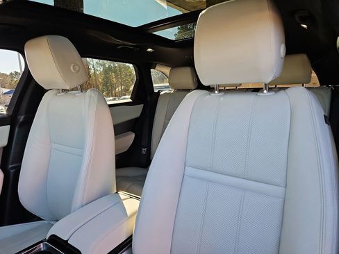 Used 2023 Land Rover Range Rover Velar R-Dynamic S image 8