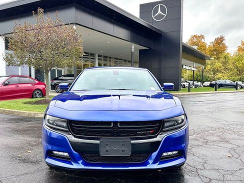 Used 2021 Dodge Charger SXT w/ Driver Convenience Group image 3