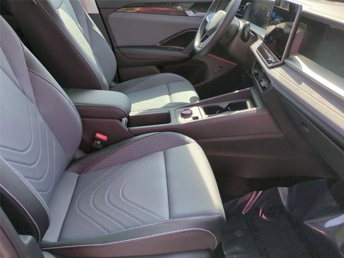New 2026 Volkswagen Tiguan SE AWD/4WD image 20