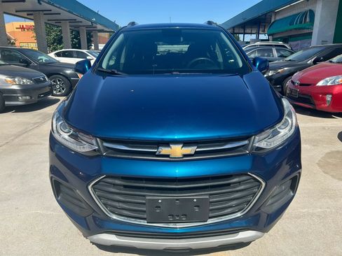 Used 2019 Chevrolet Trax LT w/ LPO, Cargo Package FWD image 8