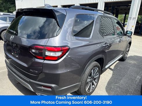 Used 2025 Honda Pilot Elite image 6