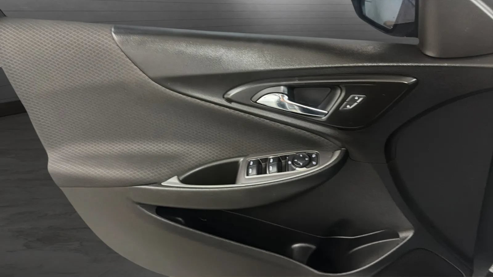 Used 2020 Chevrolet Malibu LS FWD image 17
