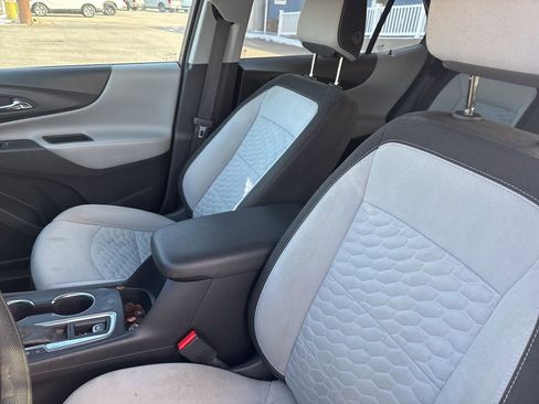 Used 2019 Chevrolet Equinox LS w/ LS Convenience Package AWD/4WD image 11