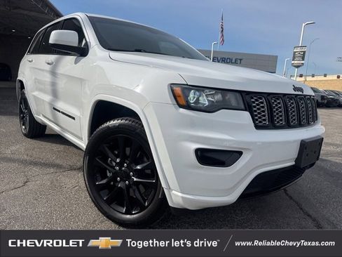 Used 2021 Jeep Grand Cherokee Laredo X image 1