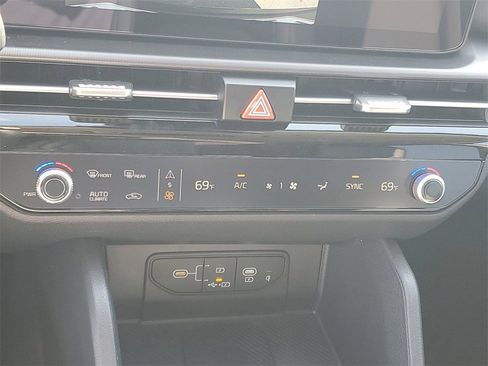 New 2026 Kia Sportage EX w/ EX Panorama Roof Package image 18