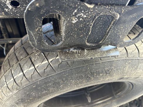 Used 2025 Toyota Tacoma TRD Sport w/ TRD Sport Upgrade Package image 28