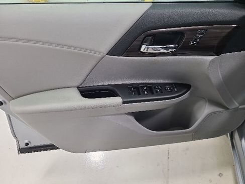 Used 2016 Honda Accord EX-L image 23