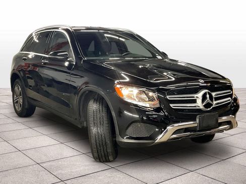 Used 2019 Mercedes-Benz GLC 300 4MATIC image 2