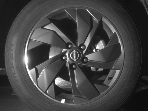 Used 2025 Nissan Rogue SV FWD image 13