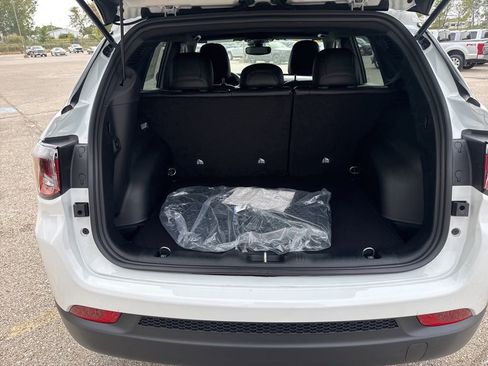 New 2026 Jeep Compass Latitude AWD/4WD image 20