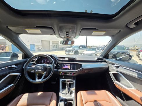 Used 2019 Audi Q3 2.0T Premium w/ Convenience Package AWD/4WD image 16