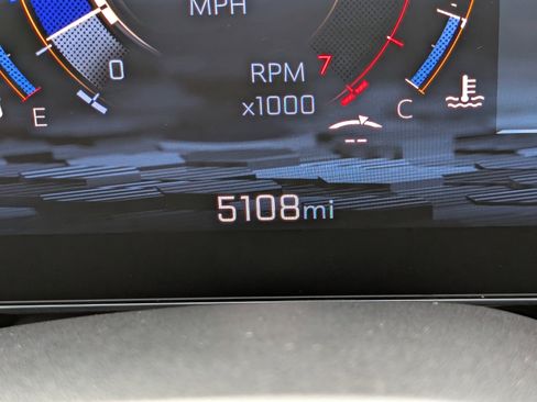 Used 2025 Chevrolet Suburban Z71 w/ Comfort Package image 26