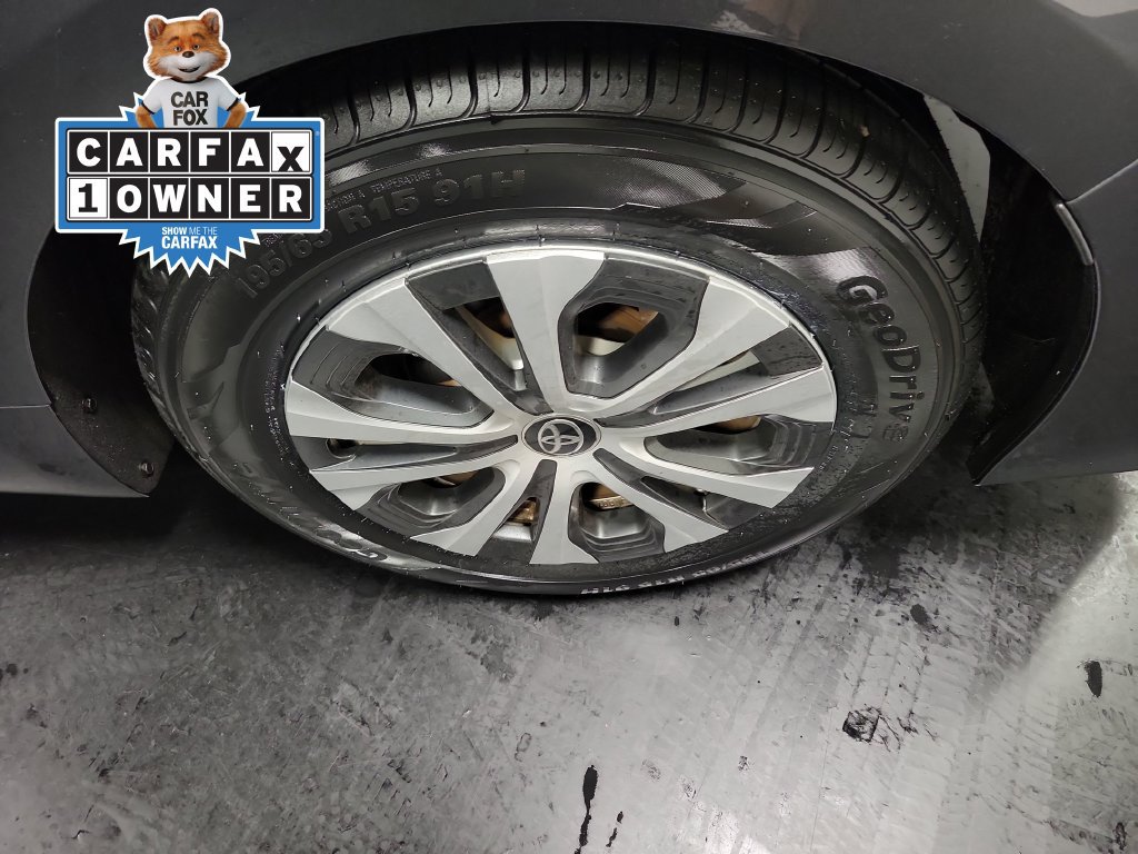 Used 2021 Toyota Prius Prime XLE FWD image 12
