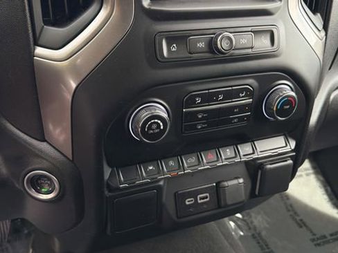 Used 2025 Chevrolet Silverado 1500 Custom image 30