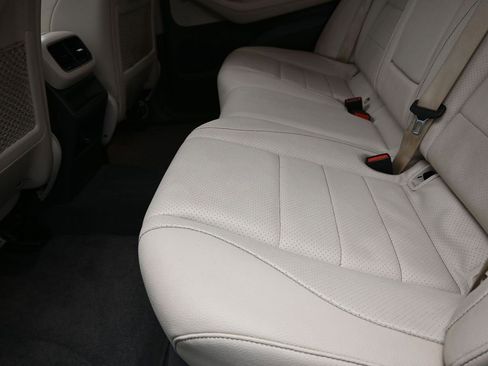 Used 2020 Mercedes-Benz GLE 350 4MATIC image 16