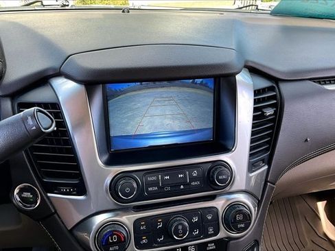 Used 2020 Chevrolet Suburban LT AWD/4WD image 14